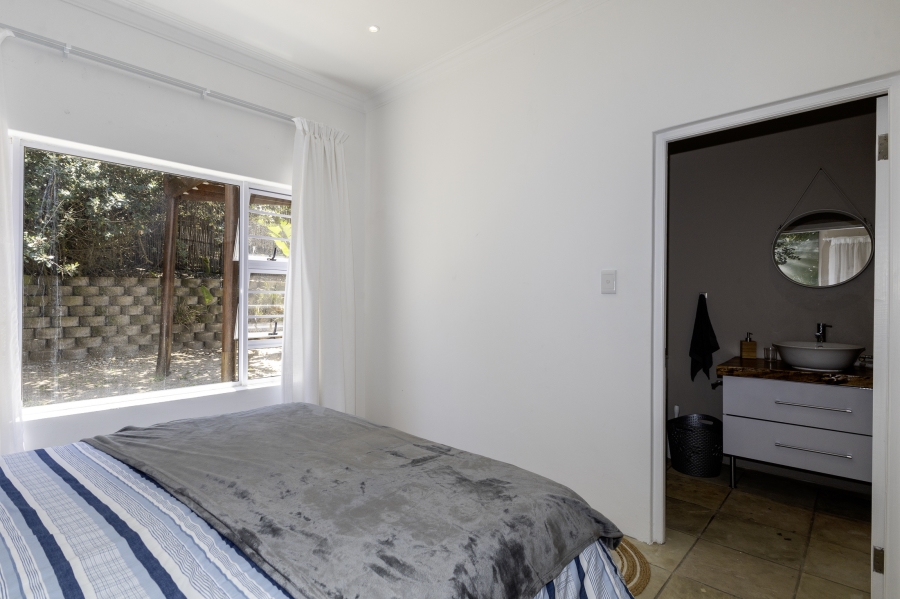 5 Bedroom Property for Sale in West Beach Eastern Cape